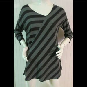 Cut Loose knit top striped sz small